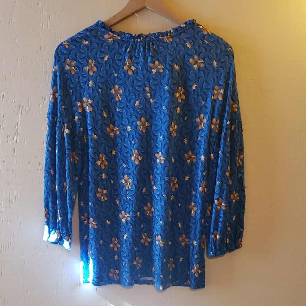 LOFT Floral Blue Top w/Balloon Sleeve - Picture 5 of 5
